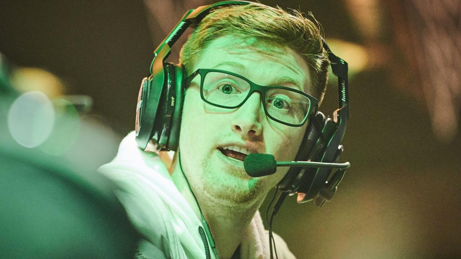 Scump playing for Chicago Huntsmen at CDL